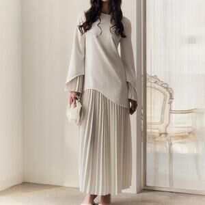 The one by Lichi Frankfurt white long sleeve modest pleated maxi dress NWT